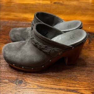 Ugg Women’s Suede Raised Clogs